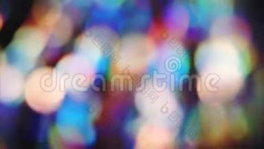 催眠几何波克网络朋克时尚彩虹背景。 霓虹灯移动的颜色，光线在黑暗中泄漏。 全息图